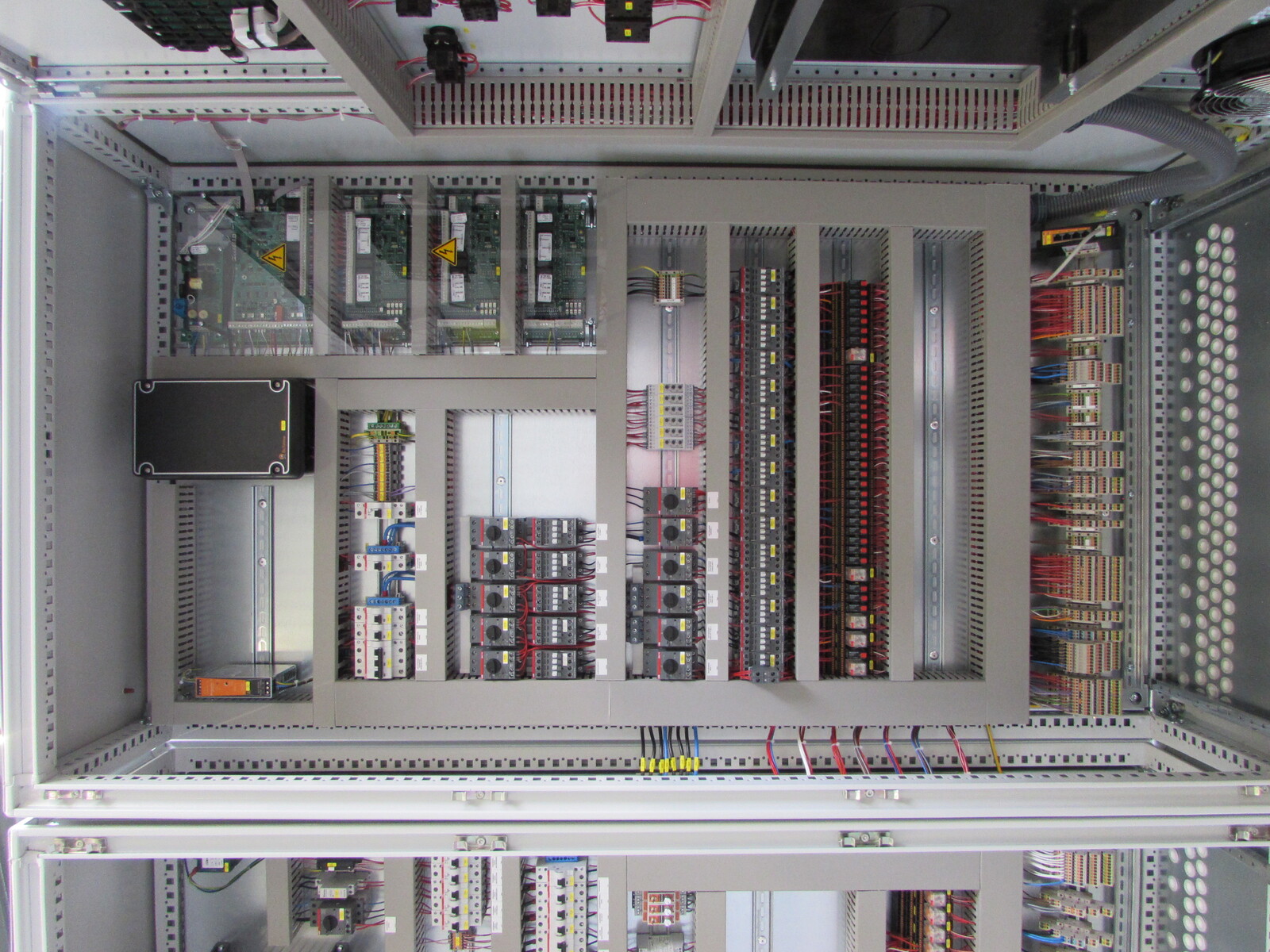 Switch cabinet ECO Broiler climate/feeding/lighting